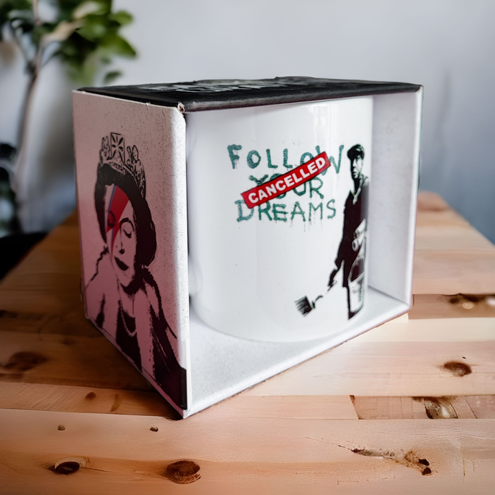 Banksy Ceramic Mug 325ml - Follow Your Dreams - Krus fra URBAN.ITY hos The Prince Webshop