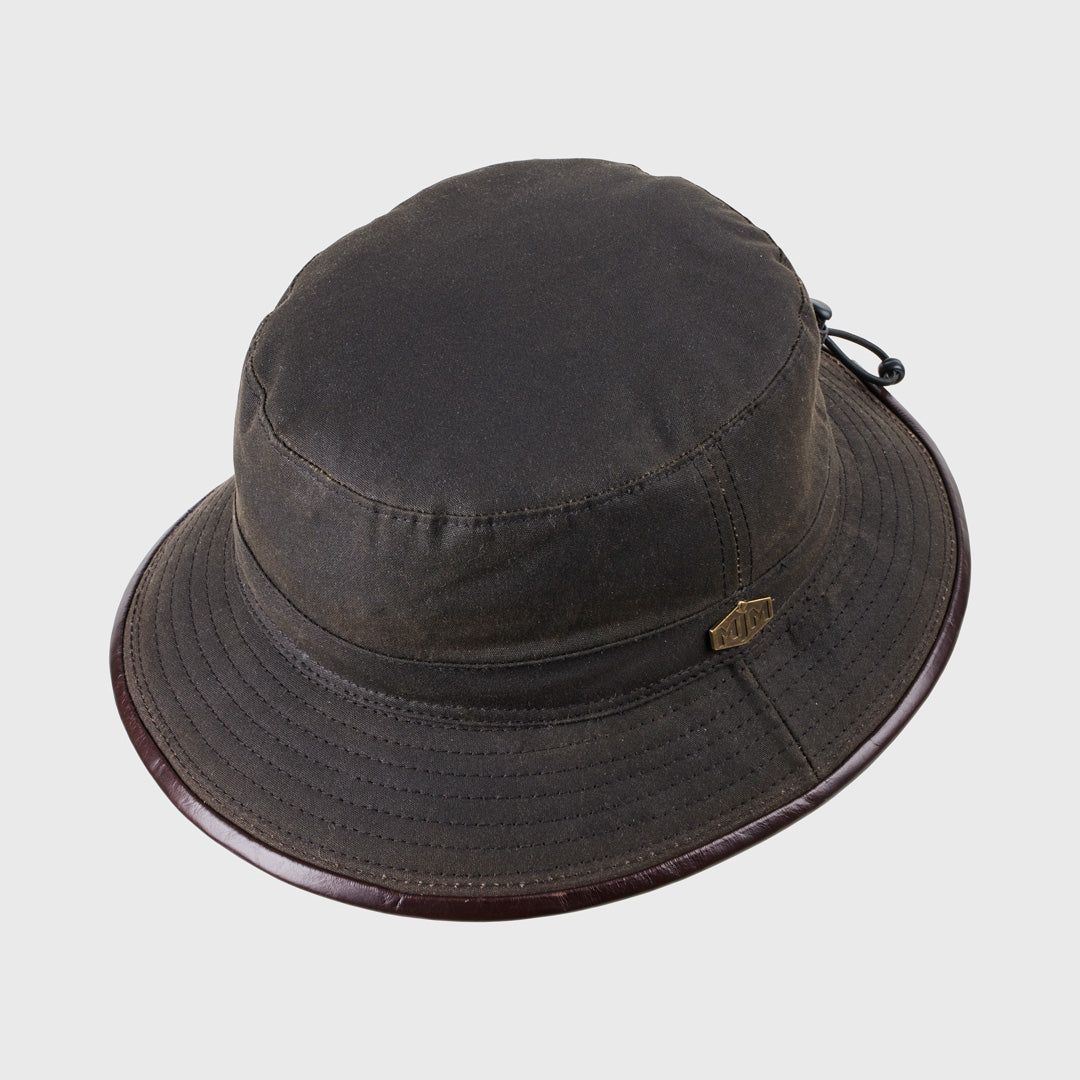 MJM 10044 Wax Cotton Brown Oilskin - Bucket Hat i Brun - S (56 cm) - Bucket Hat fra MJM Hats hos The Prince Webshop