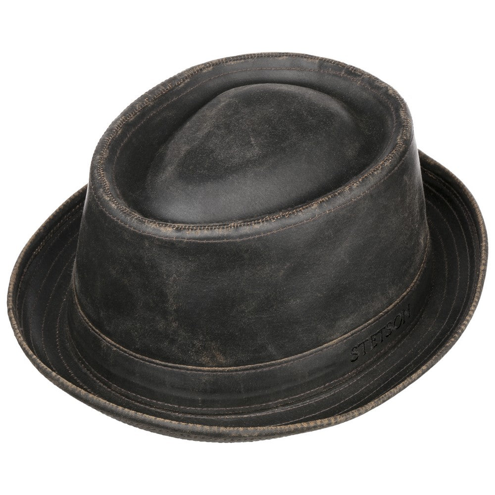 Stetson Porkpie CO/PES Deep Brown Oilskin Look - Hat fra Stetson hos The Prince Webshop