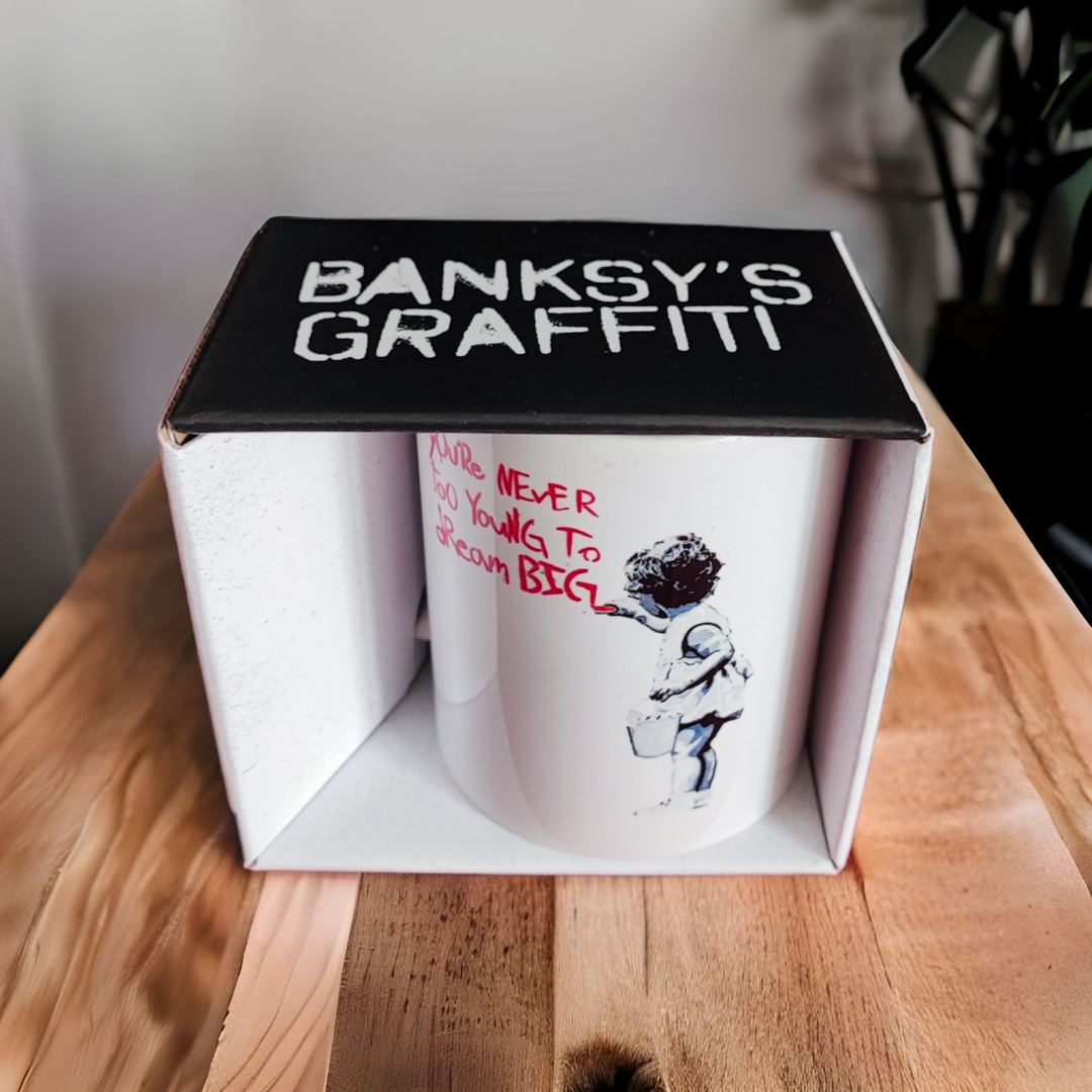 Banksy Ceramic Mug 325ml - Dream Big - Krus fra URBAN.ITY hos The Prince Webshop