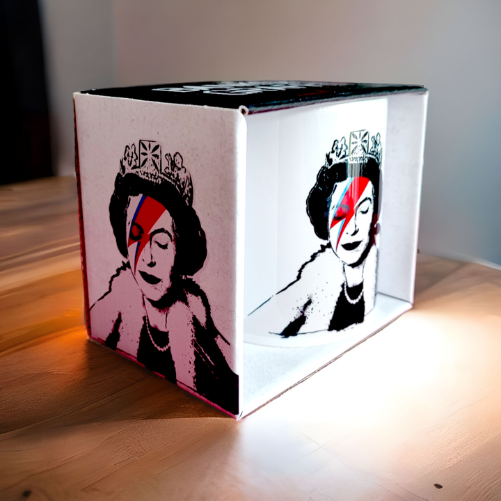 Banksy Ceramic Mug 325ml - Lizzy Stardust - Krus fra URBAN.ITY hos The Prince Webshop